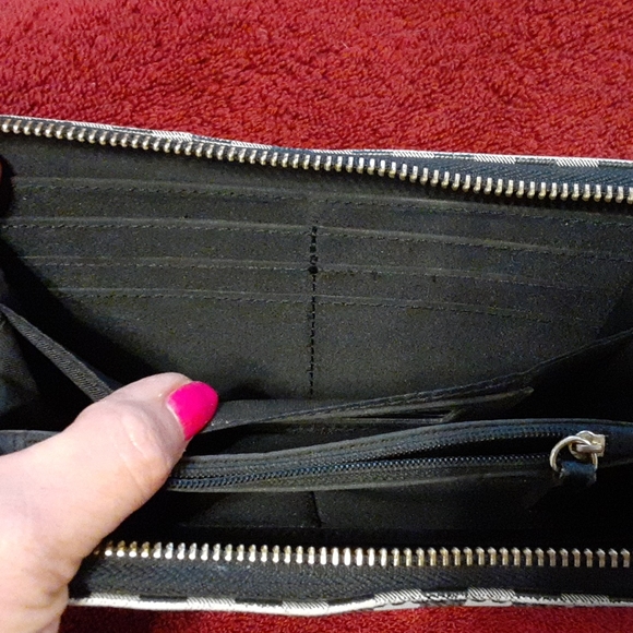 Liz Claiborne Wallet - Picture 8 of 12